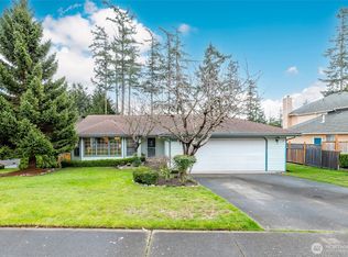 901 SW Barrington Dr, Oak Harbor, WA