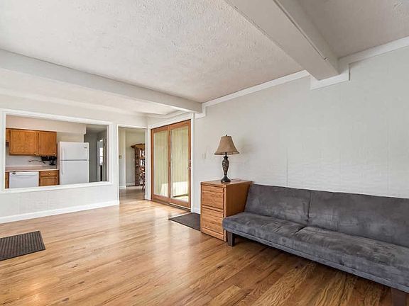 5th image of 114 Llewellyn Ave