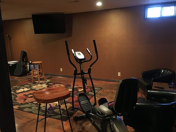 Living area in basement 