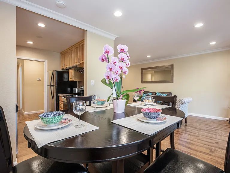 888 Golden Saratoga-Cupertino Apartment Homes — Photo 51