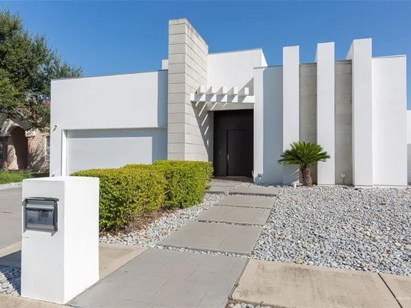 302 N Mockingbird Ave, Mission, TX 78572