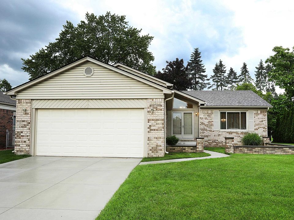 1st image of 39549 Chantilly Dr