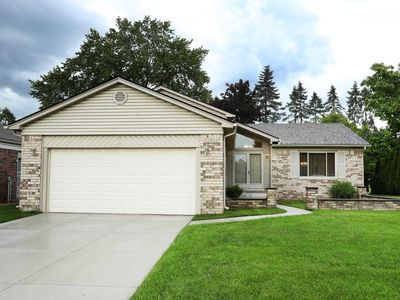 39549 Chantilly Dr, Sterling Heights, MI, 48313