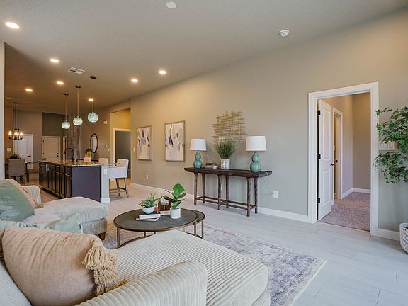 5th image of 3289 Oakmount Dr SE