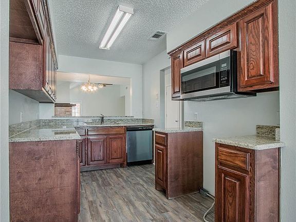 2nd image of 2517 Bamberry Dr
