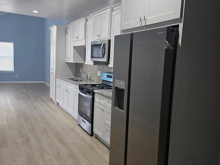 331 Tite St #A — Photo 14