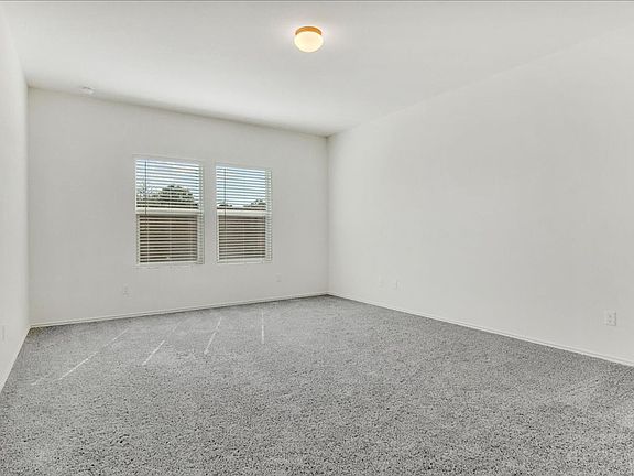 3rd image of 816 Mallow Rd