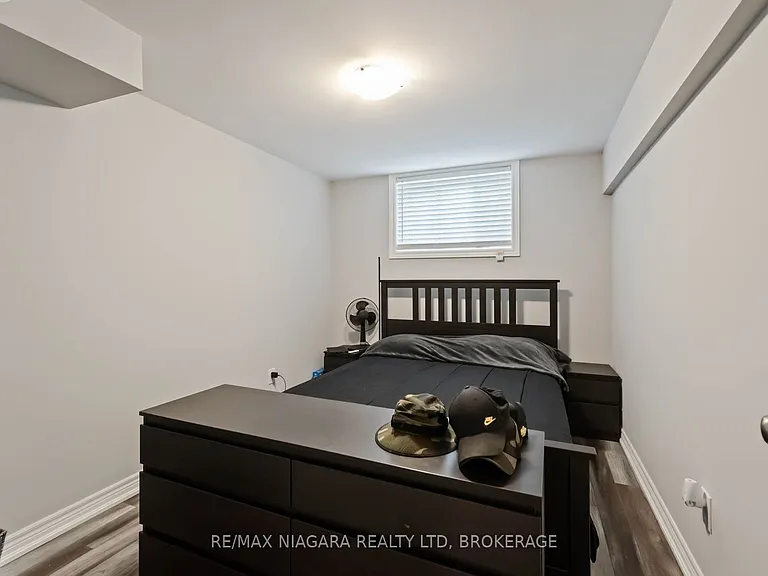 81 Grove St — Photo 38