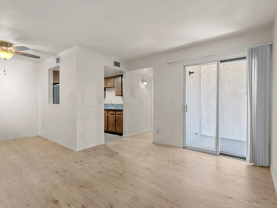 3150 E Bellevue St