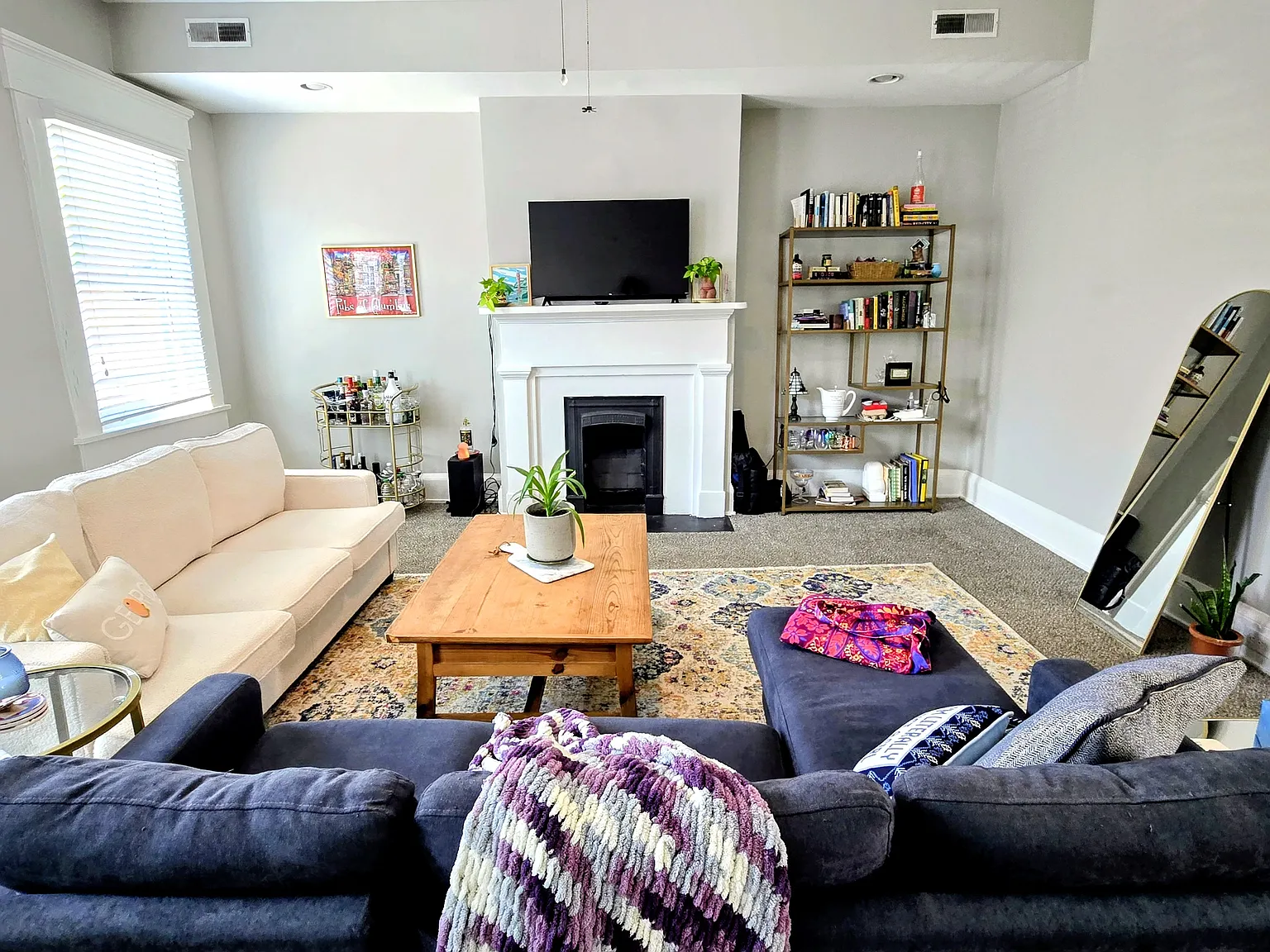 2 bed, 1000 sqft, $1,790 — Photo 2
