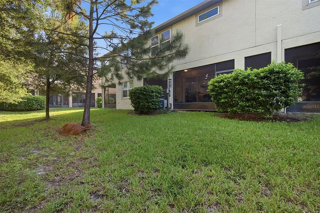 3 bed, 2.5 bath, 2307 sqft, $3,000 — Photo 4