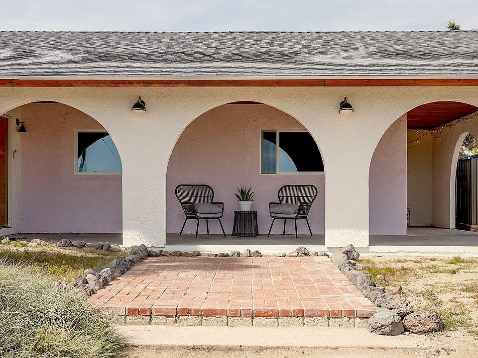 1st image of 55834 Luna Vista Ln
