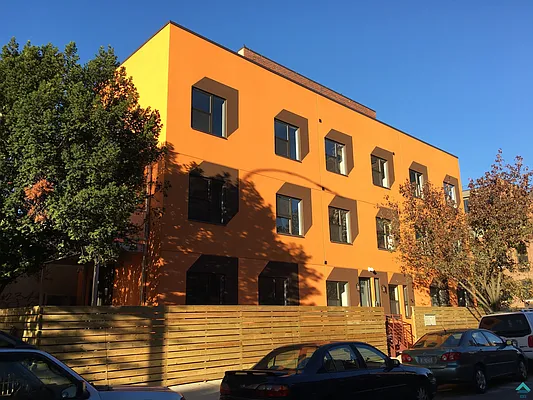 Rented by EXR | media 60