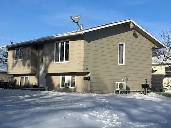 119 10th Ave W, Dickinson, ND 58601