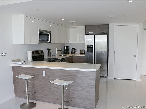 5th image of 9901 E Bay Harbor Dr #502
