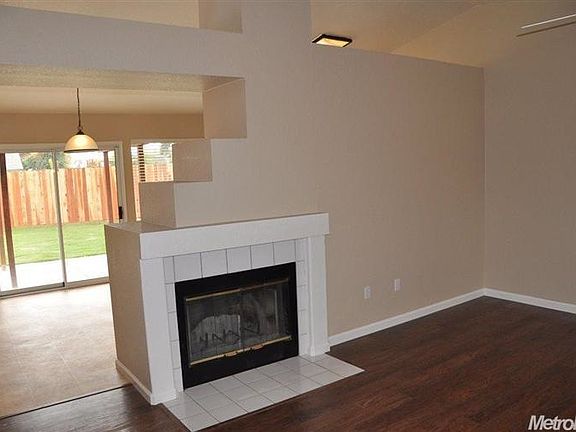 3rd image of 208 Allport Dr