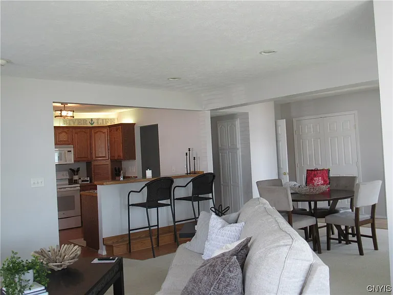 28 E River Rd #2-1 — Photo 12