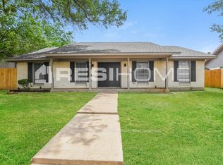 1812 Bolingbroke Pl, Fort Worth, TX 76140