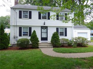 45 Mohegan Dr, West Hartford, CT 06117