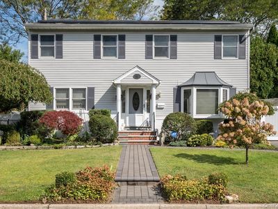 65 Harriet Road, North Babylon, NY, 11703