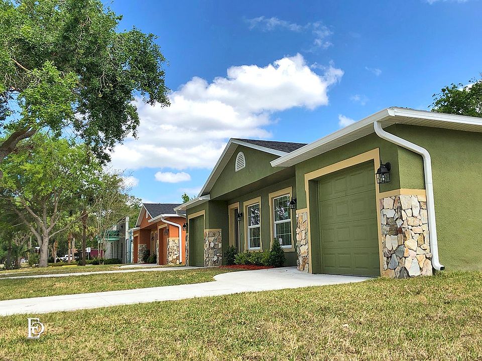 435 & 439 Pecan Avenue
