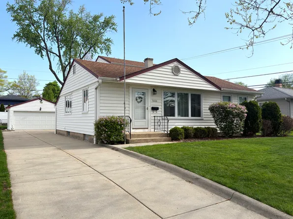 3000 Starling Ln, Rolling Meadows, IL 60008