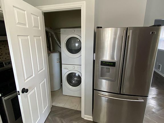 4th image of 583 E Starr Ave