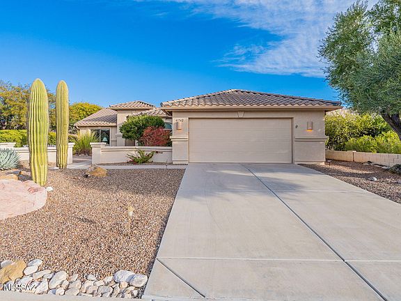 2nd image of 61742 E Redwood Dr
