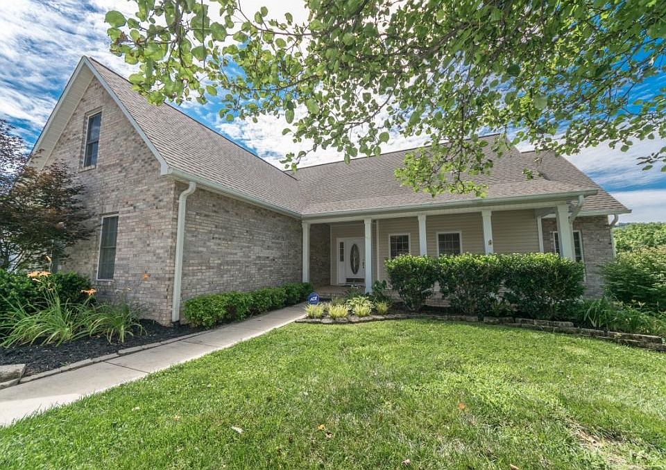 1st image of 415 Emerald Chase Cir