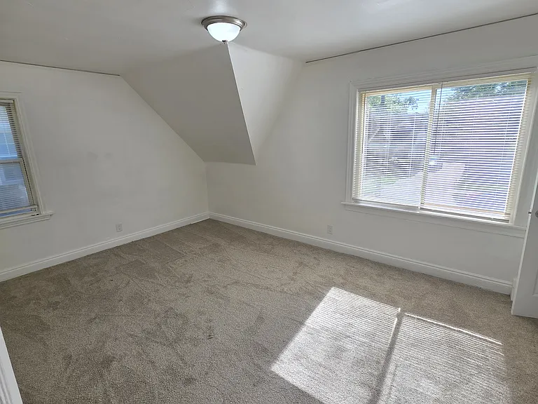 10006 Mark Twain St — Photo 35
