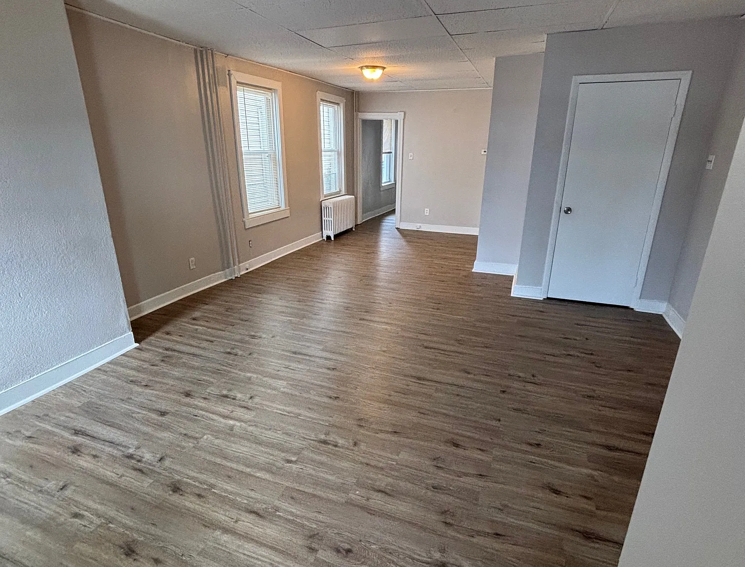 5 bed, 2625 sqft, $3,000 — Photo 2