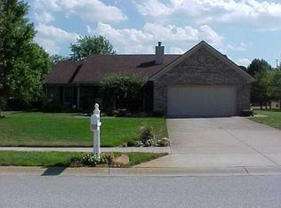 5069 W Stonehaven Ln, New Palestine, IN