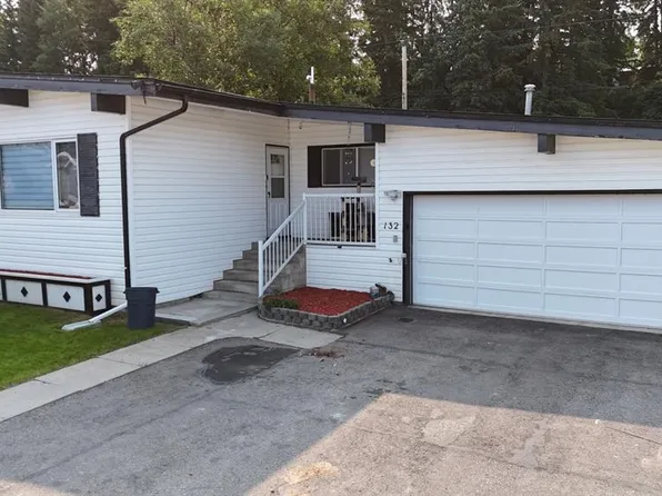 132 N Sunwapta Dr, Hinton, AB T7V 1G2
