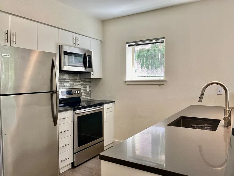 1620 Belmont Ave #221 — Photo 11