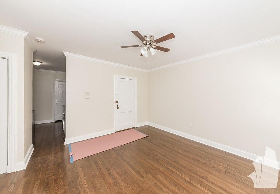 2nd image of 951 W Waveland Ave #923-2D