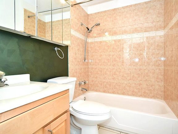 5th image of 1511 N Windsor Dr APT 307