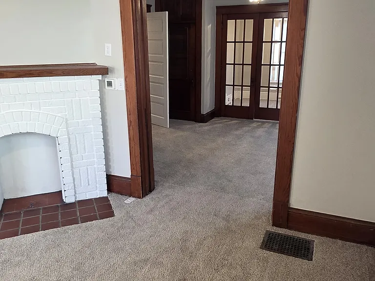 1225 W Osborne St — Photo 21