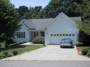 1828 Pipers Ridge Cir NW, Conover, NC 28613