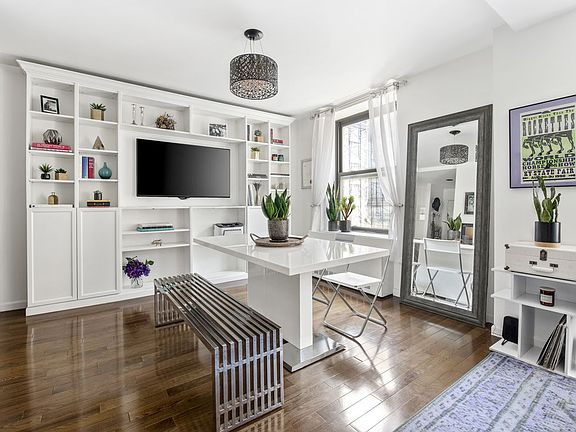 3rd image of 201 W 74th St APT 8F
