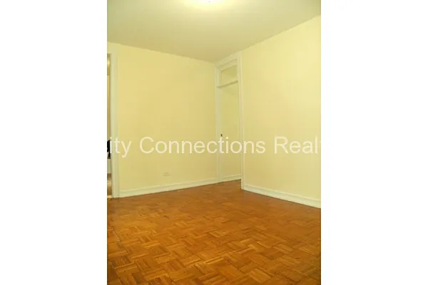 Rented by City Connections Realty | media 26