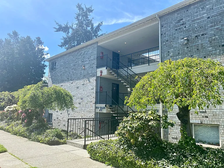 2514 Grand Ave — Photo 20