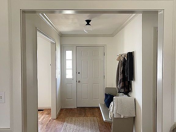 5th image of 516 S Saint James Blvd