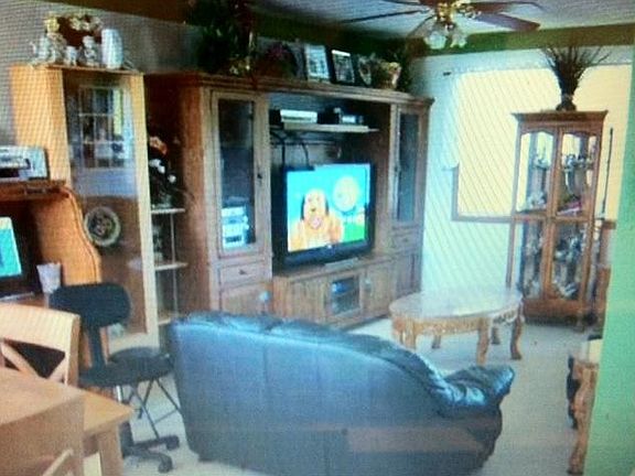 3rd image of 27500 Sherman Dr