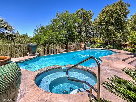 4th image of 35 Desert Highlands Dr