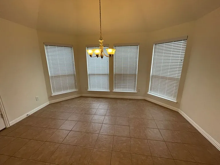 1601 White Willow Ln — Photo 11