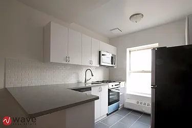 Rented by Wave Real Estate Group
