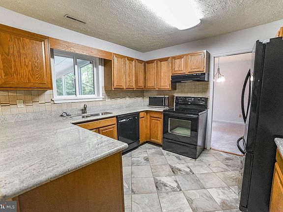 3rd image of 44561 White Pine Ct