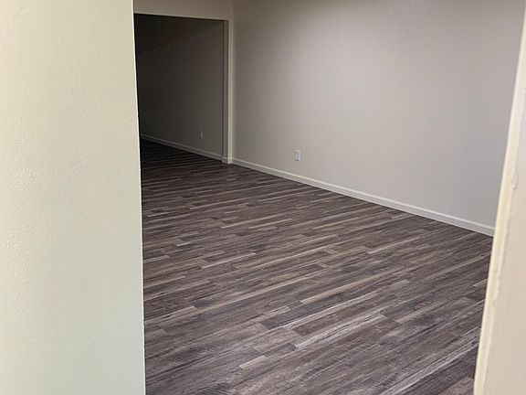 4th image of 4921 N Vagedes Ave APT 102