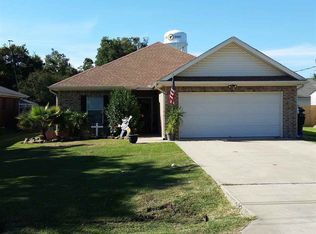 6471 Verde St, Groves, TX 77619