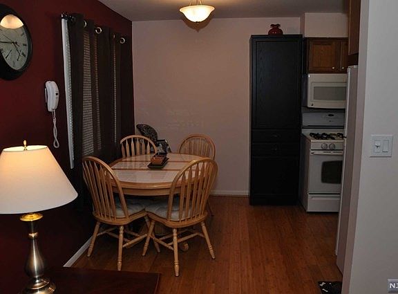 4th image of 410 Paterson Ave Building B-b5